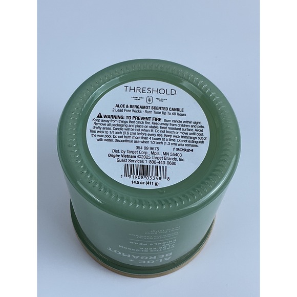14.5 oz Threshold Aloe Bergamot Scented Candle 2 Wick Up To 40 Hours - Picture 3 of 3